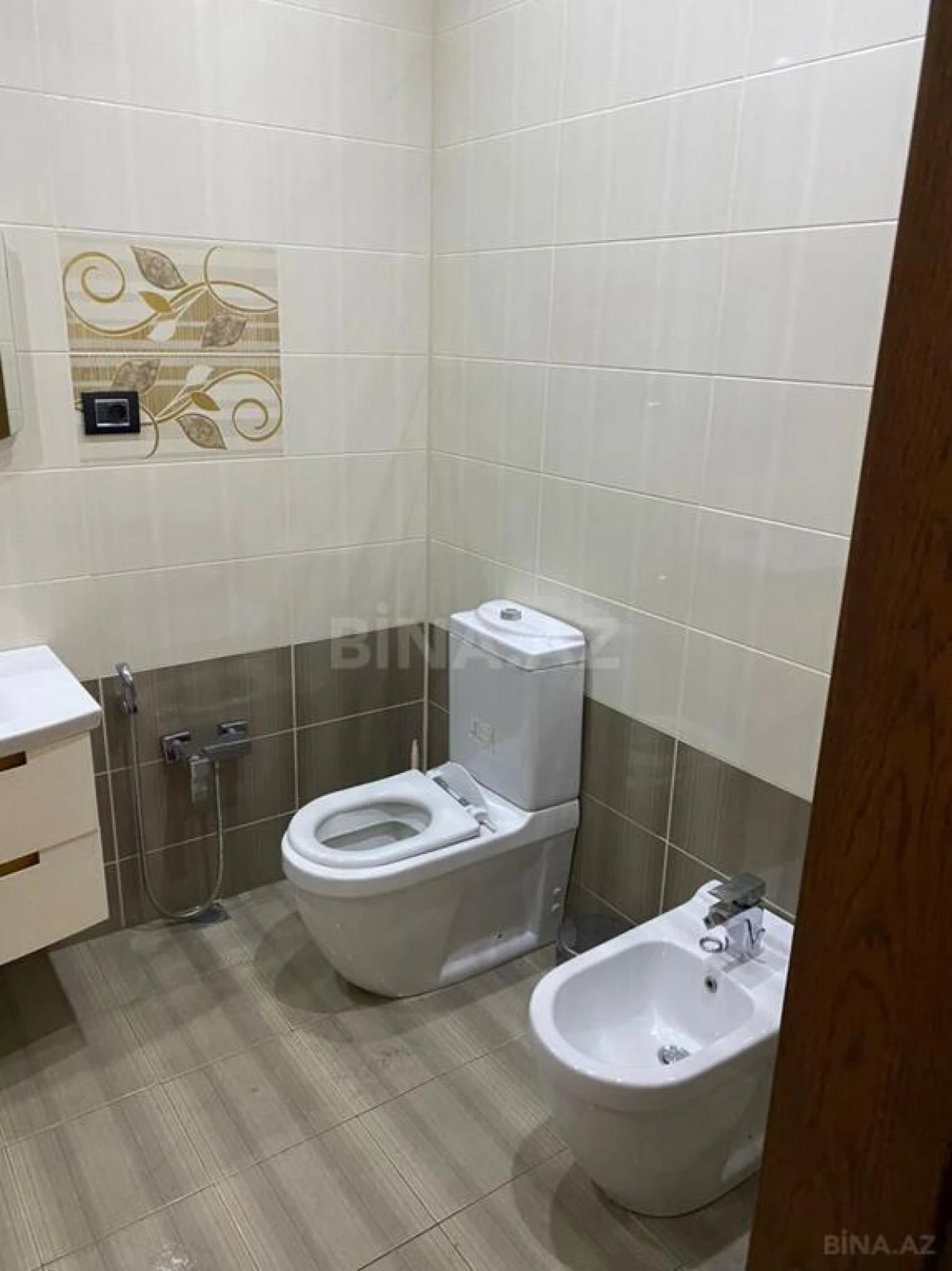 Kirayə verilir 2 otaqlı mənzil 100 m²