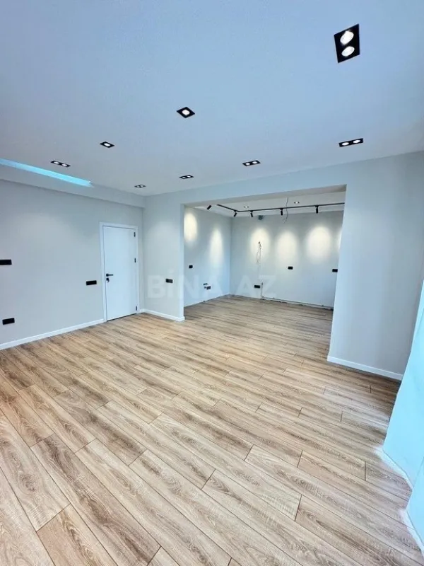 Satılır 3 otaqlı mənzil 120 m²