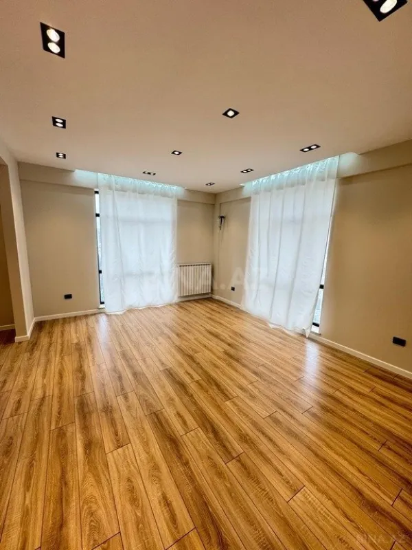 Satılır 3 otaqlı mənzil 120 m²