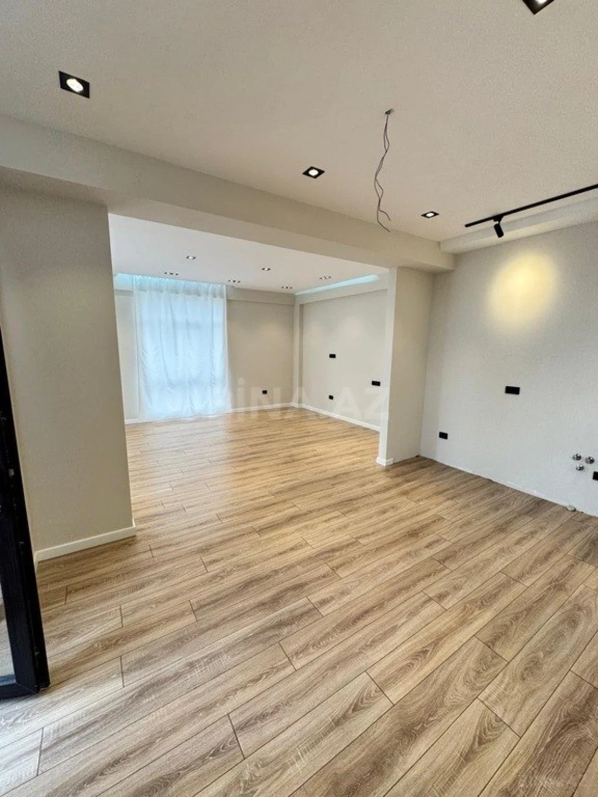 Satılır 3 otaqlı mənzil 120 m²