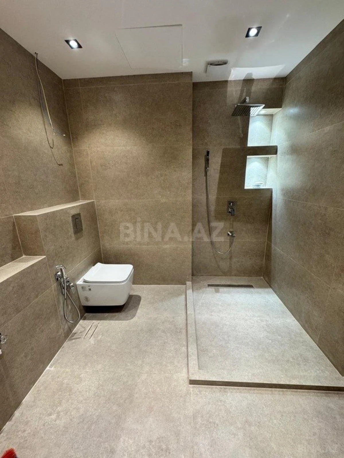 Satılır 3 otaqlı mənzil 120 m²