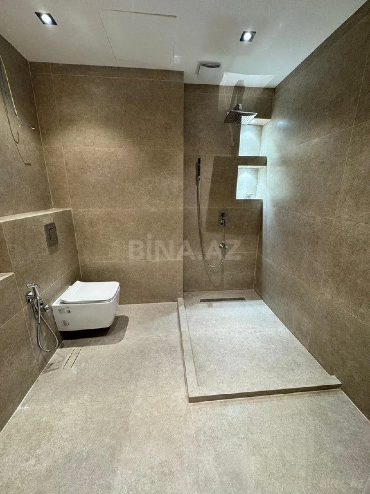 Satılır 3 otaqlı mənzil 120 m²
