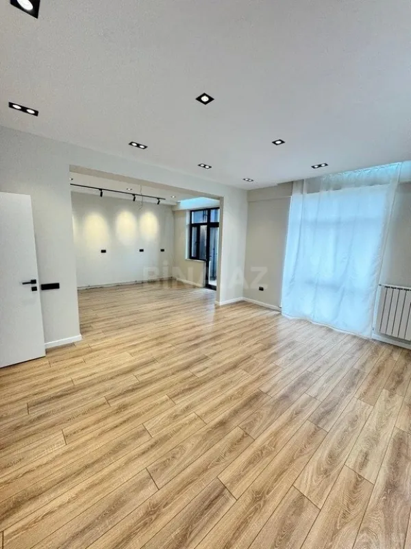 Satılır 3 otaqlı mənzil 120 m²
