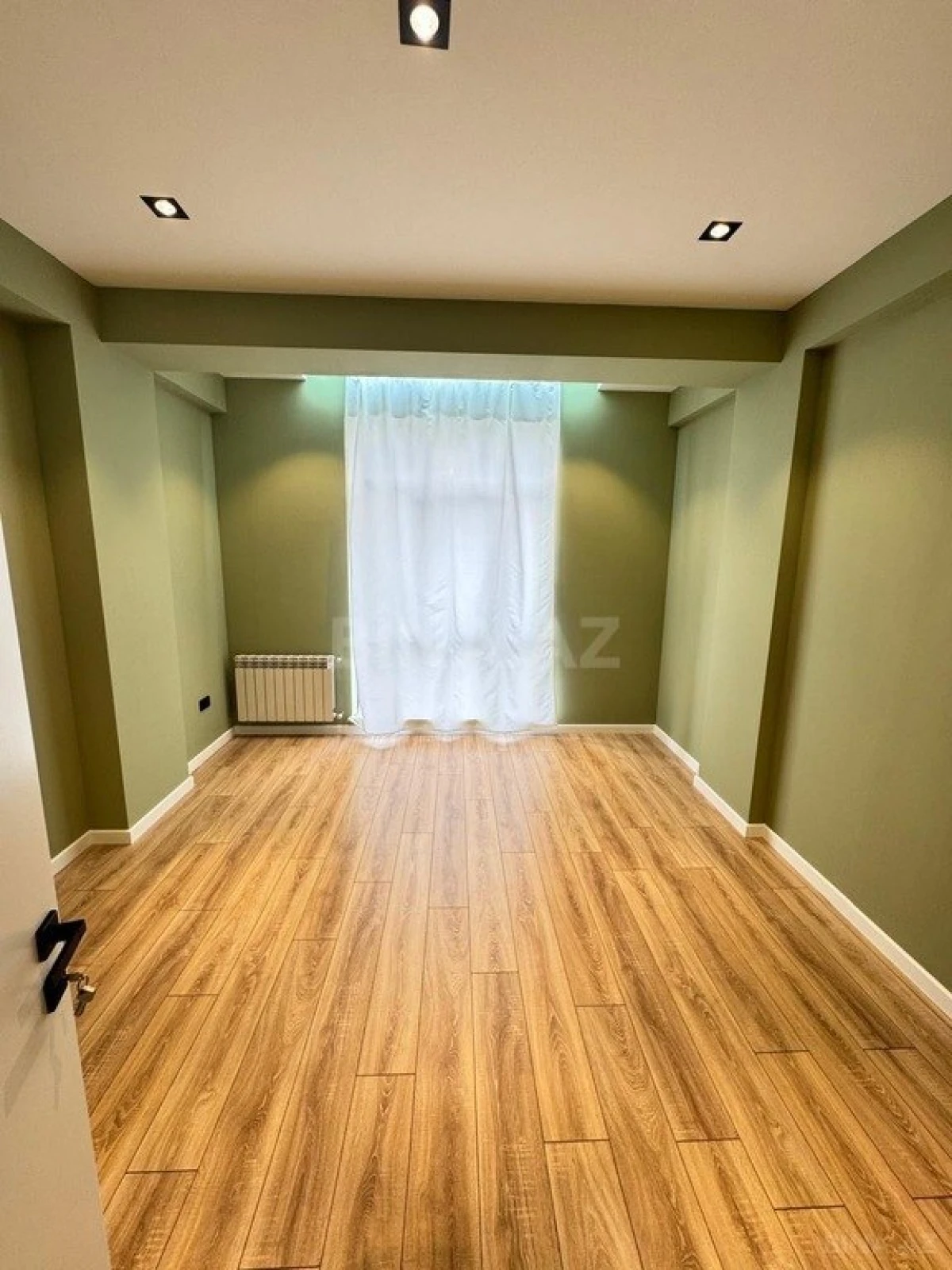 Satılır 3 otaqlı mənzil 120 m²