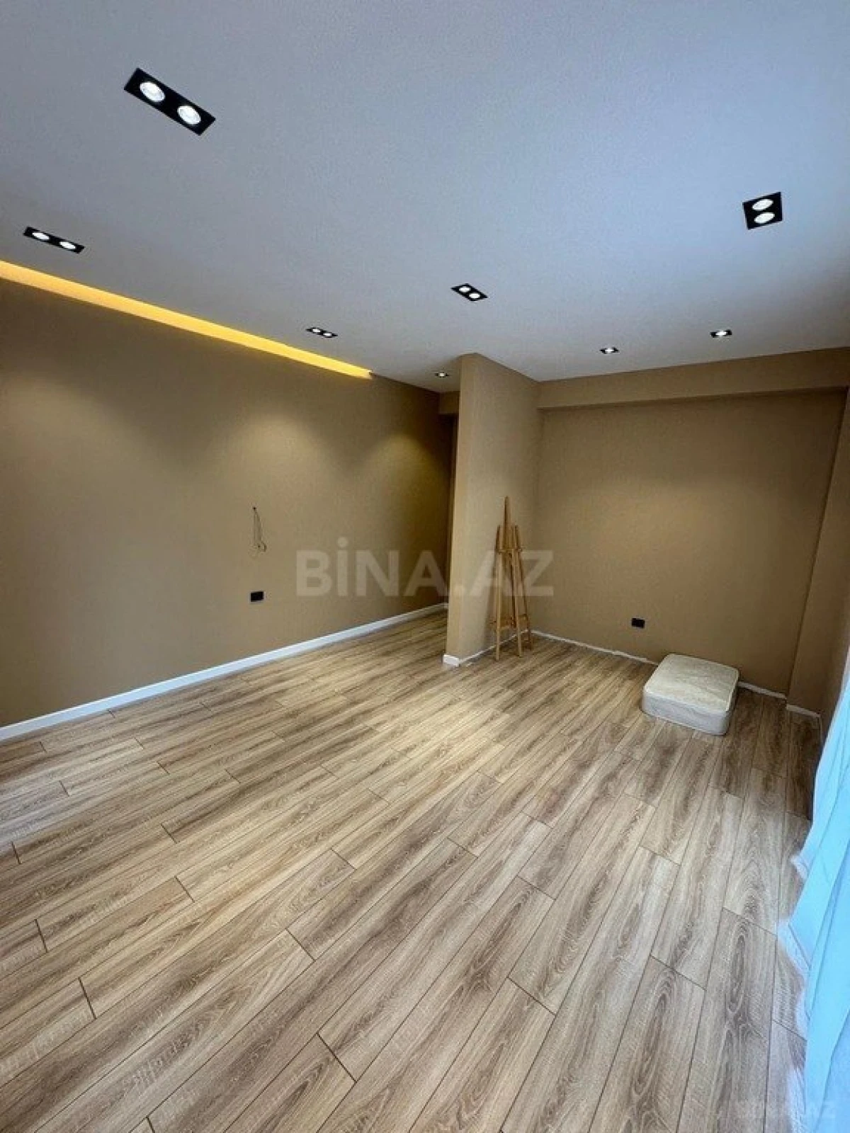 Satılır 3 otaqlı mənzil 120 m²