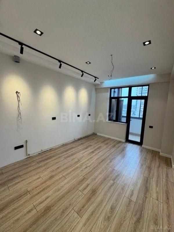 Satılır 3 otaqlı mənzil 120 m²