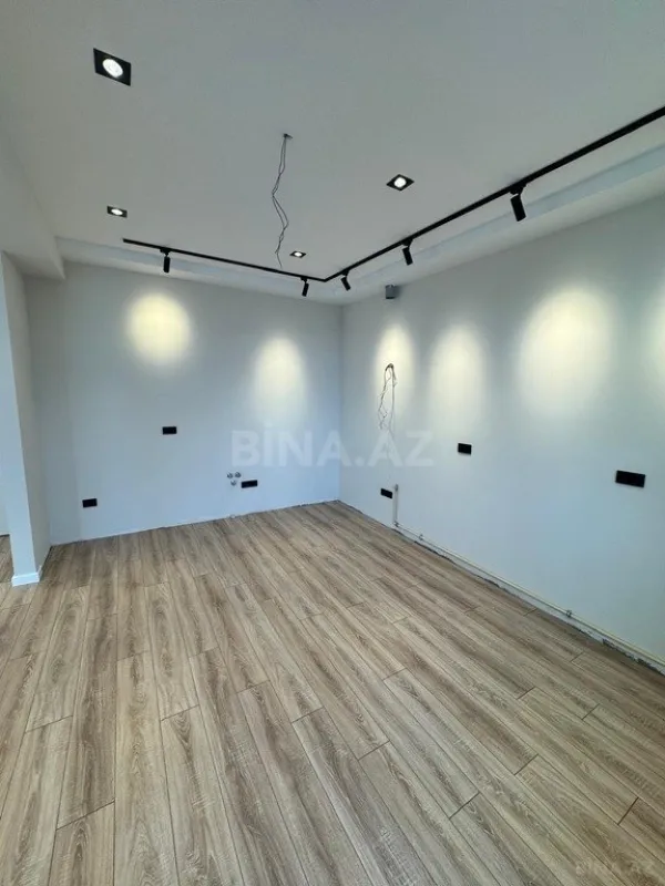 Satılır 3 otaqlı mənzil 120 m²