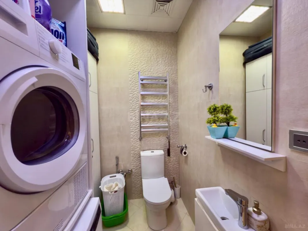 Satılır 4 otaqlı mənzil 245 m²