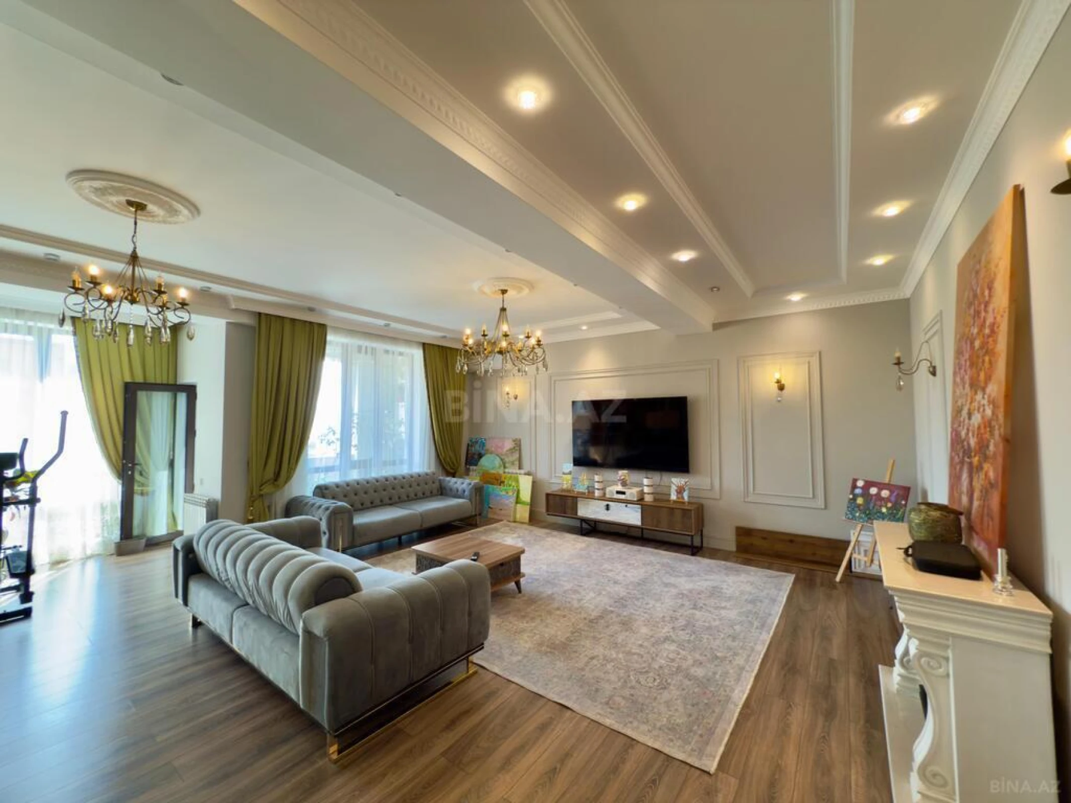 Satılır 4 otaqlı mənzil 245 m²