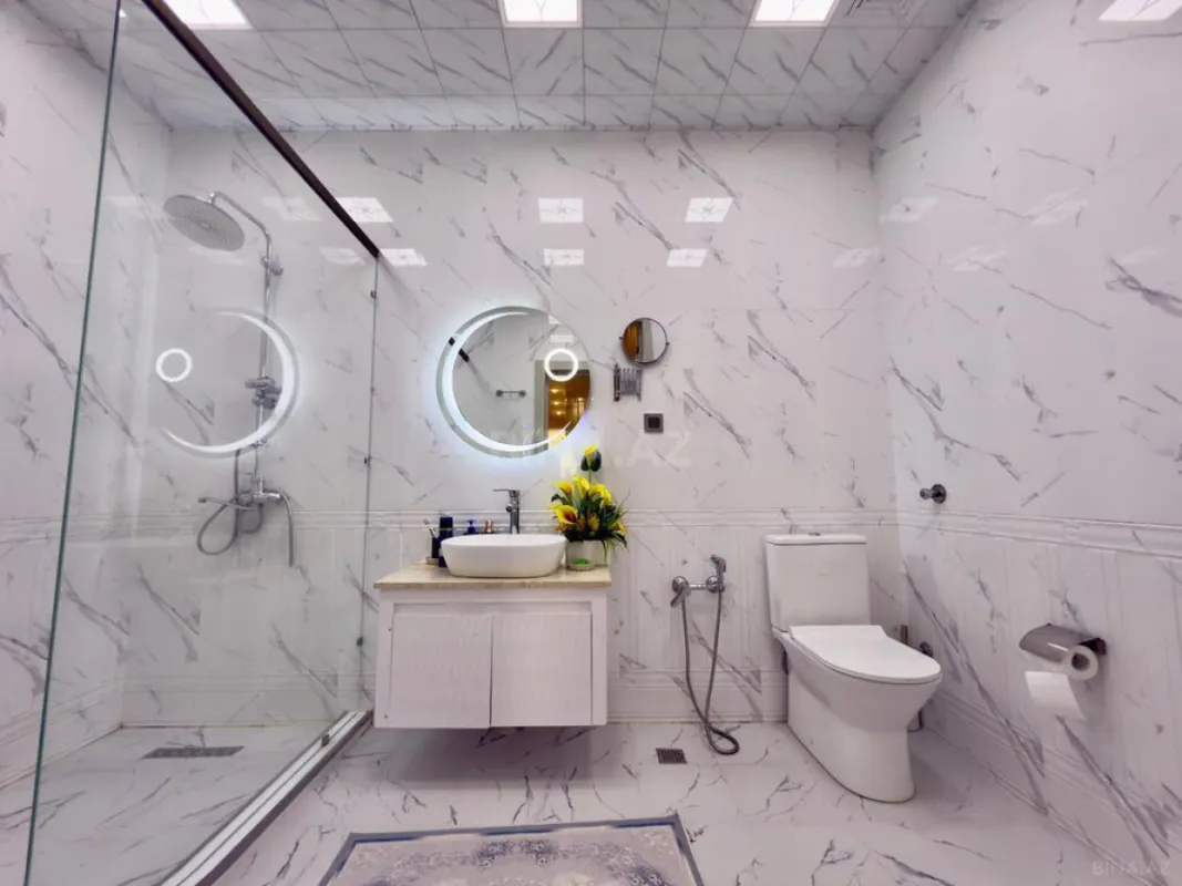 Satılır 4 otaqlı mənzil 245 m²