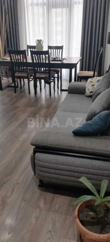 Satılır 3 otaqlı mənzil 99.9 m²