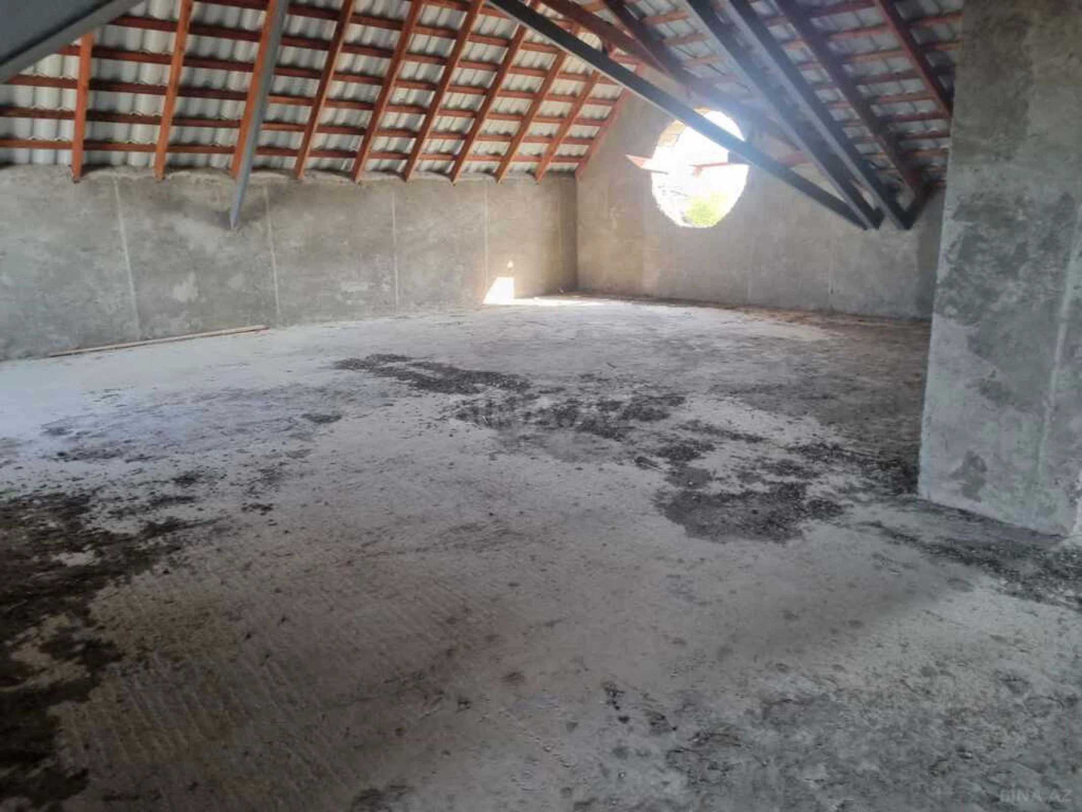 Satılır 7 otaqlı həyət evi 750 m²
