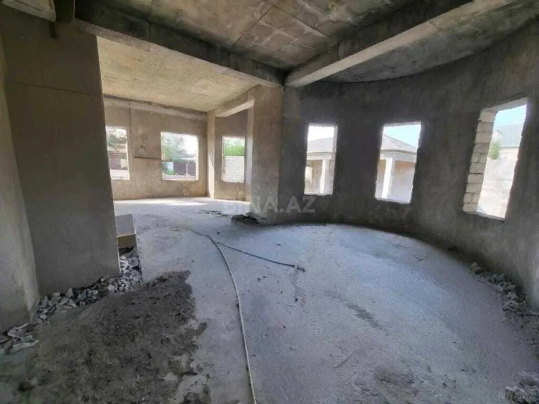 Satılır 7 otaqlı həyət evi 750 m²