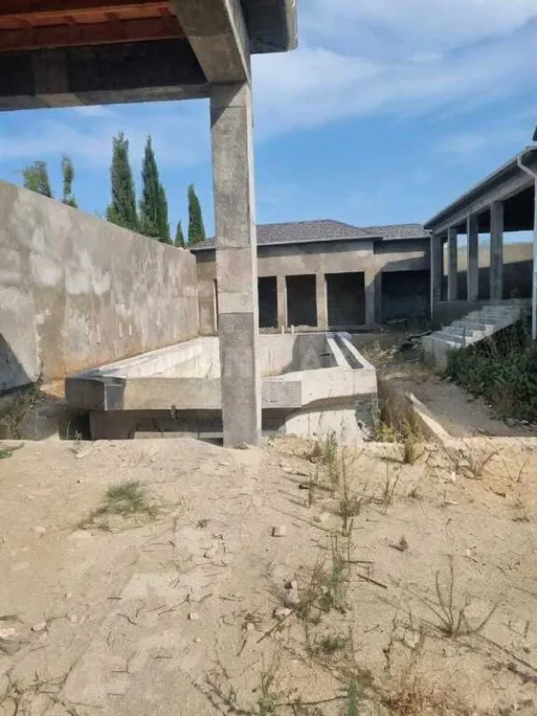 Satılır 7 otaqlı həyət evi 750 m²