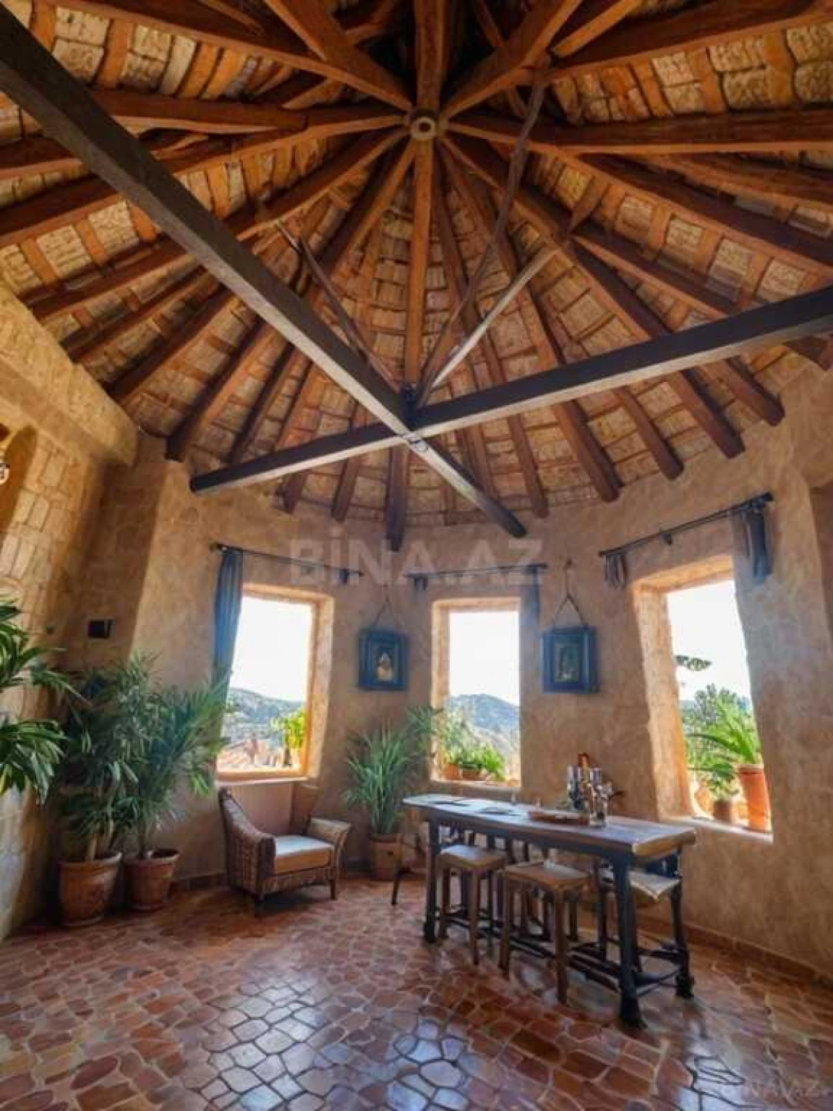 Satılır 7 otaqlı həyət evi 750 m²