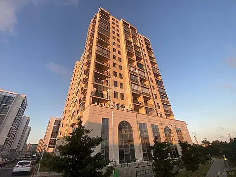 Satılır 4 otaqlı mənzil 179 m²