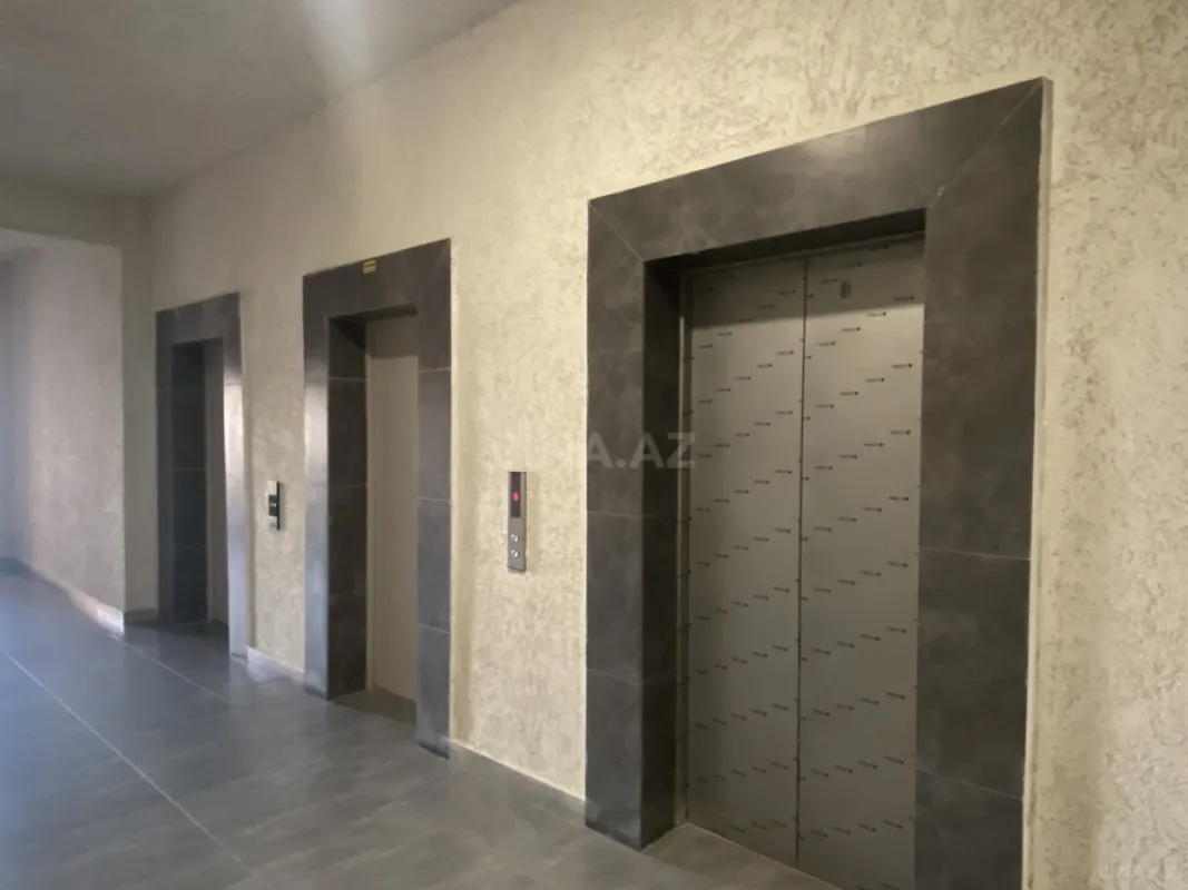 Satılır 4 otaqlı mənzil 179 m²