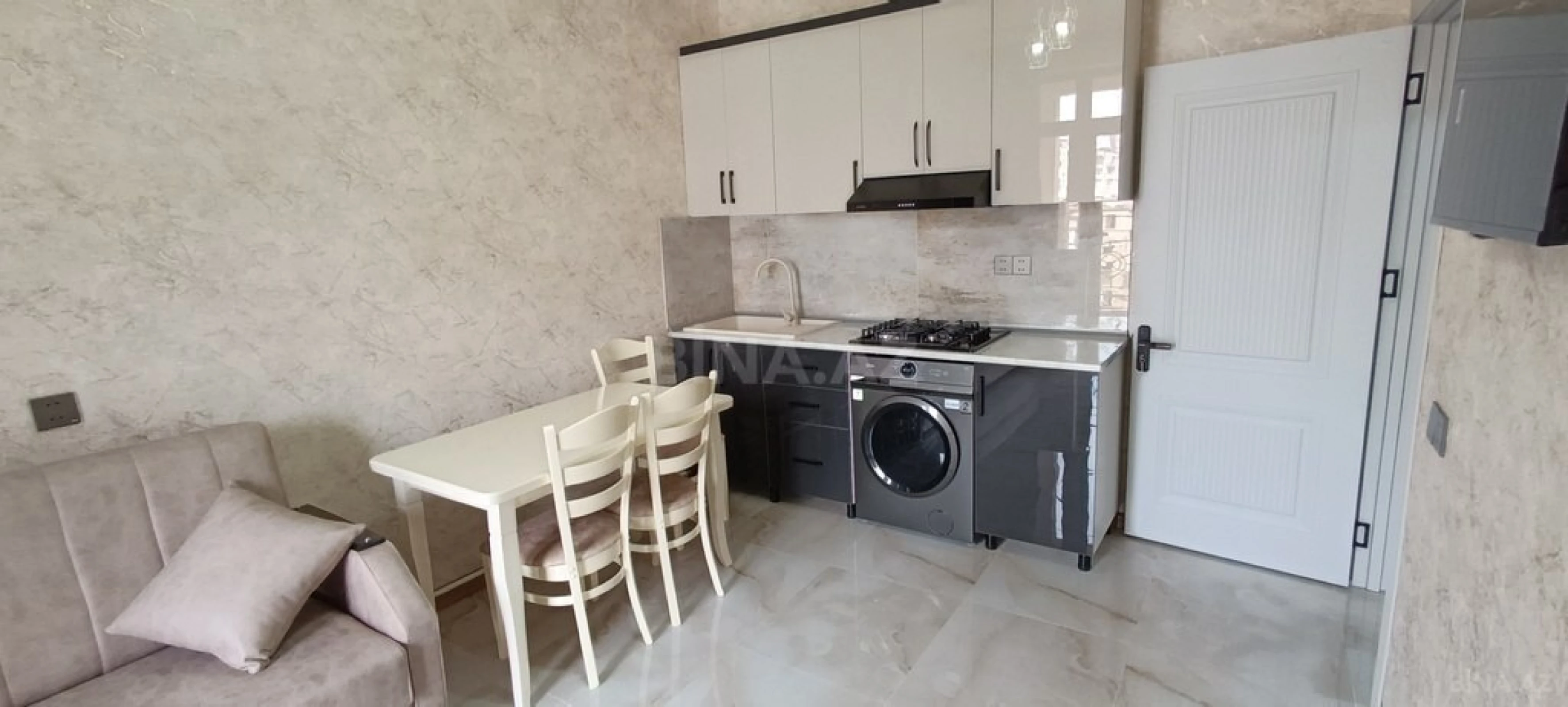 Kirayə verilir 2 otaqlı mənzil 60 m²