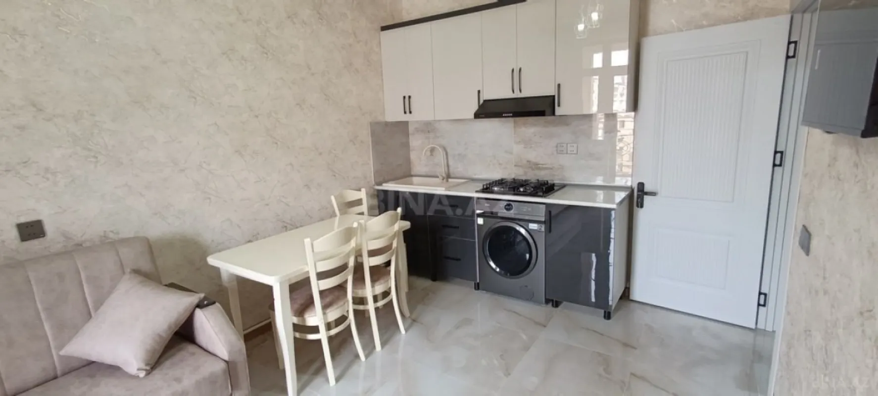 Kirayə verilir 2 otaqlı mənzil 60 m²