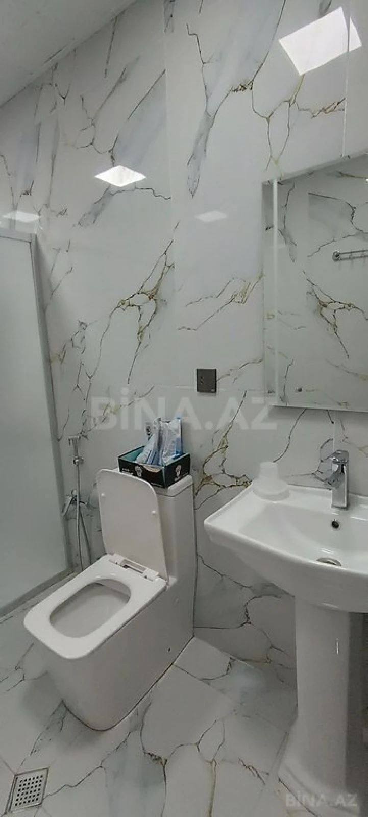 Kirayə verilir 2 otaqlı mənzil 60 m²