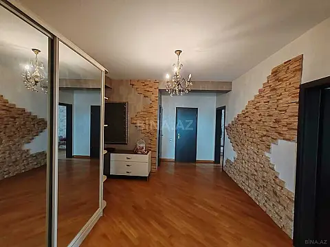 Satılır 3 otaqlı mənzil 137 m²