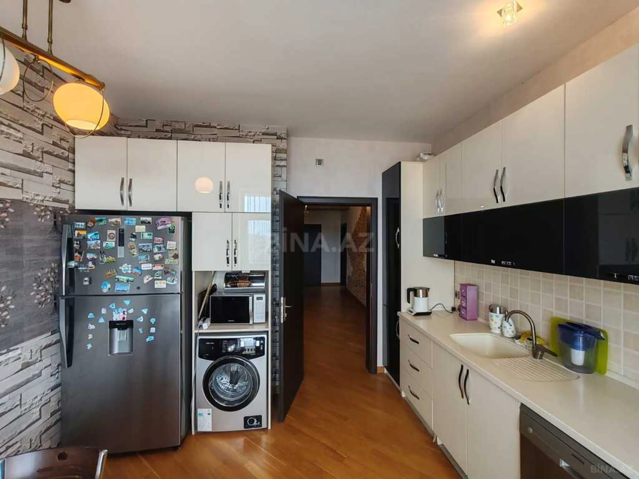 Satılır 3 otaqlı mənzil 137 m²