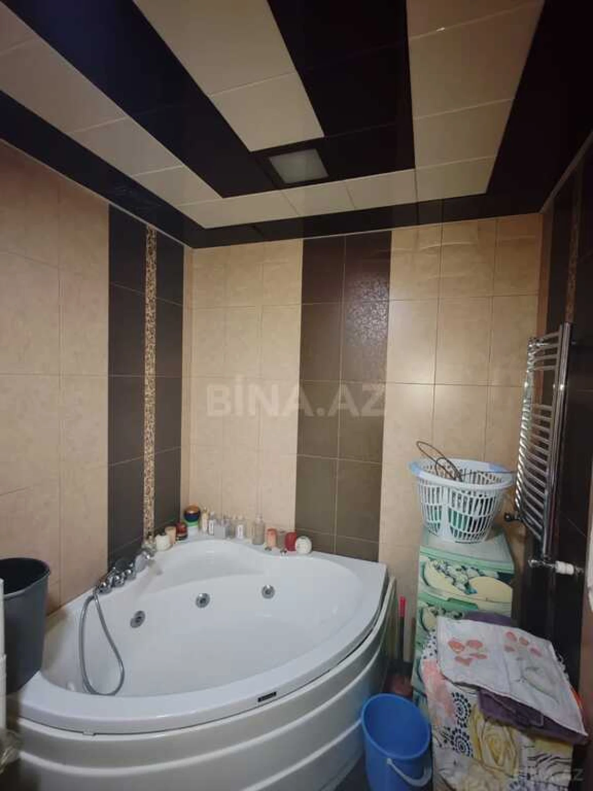 Satılır 3 otaqlı mənzil 137 m²