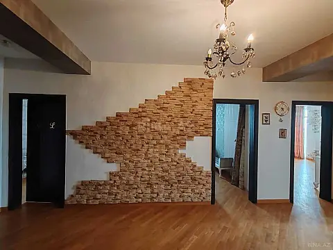 Satılır 3 otaqlı mənzil 137 m²