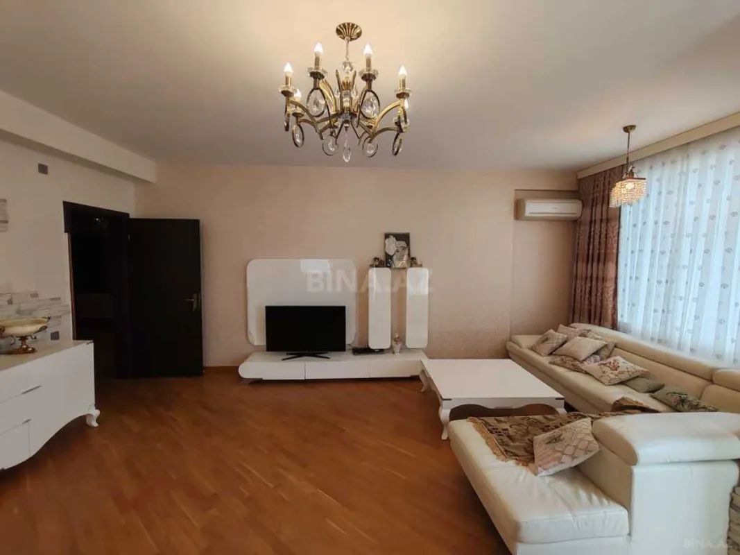 Satılır 3 otaqlı mənzil 137 m²