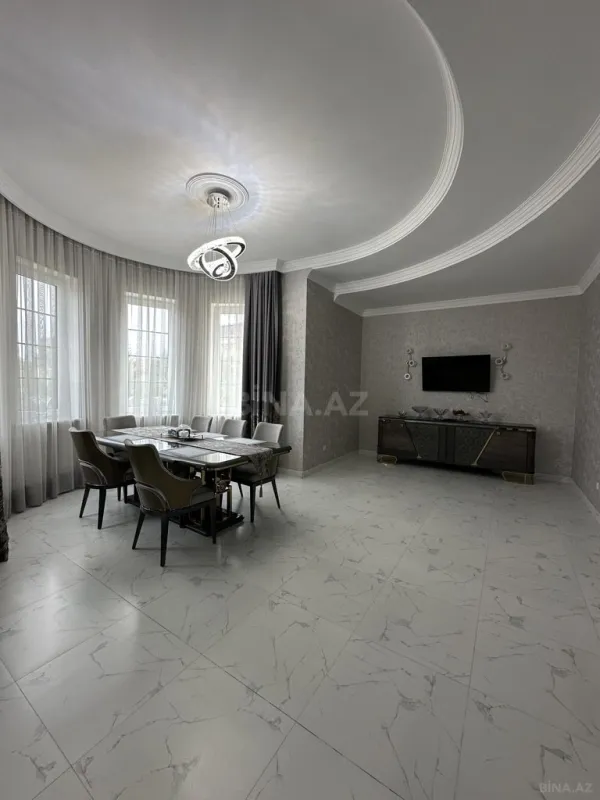 Satılır 10 otaqlı həyət evi 700 m²