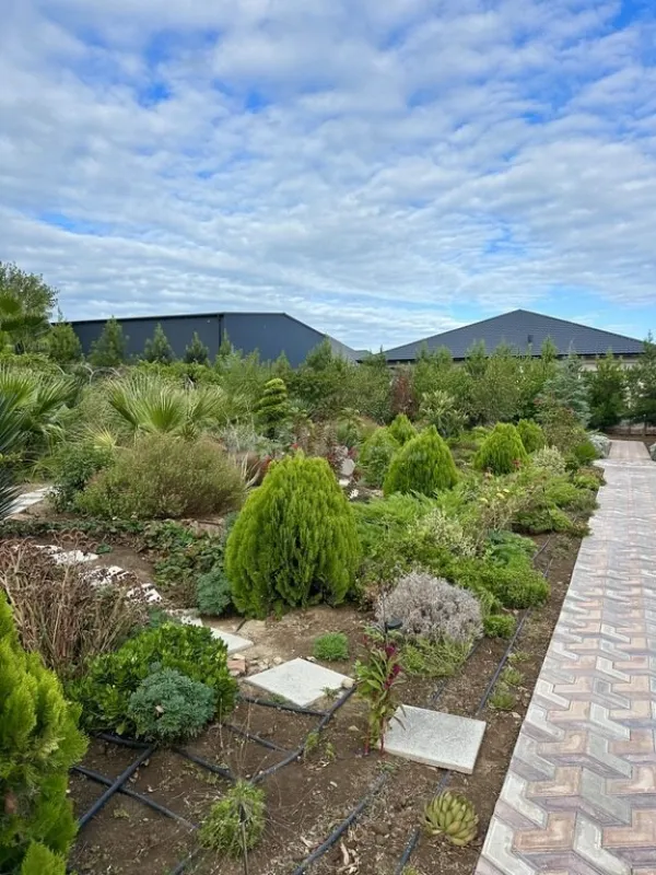 Satılır 10 otaqlı həyət evi 700 m²