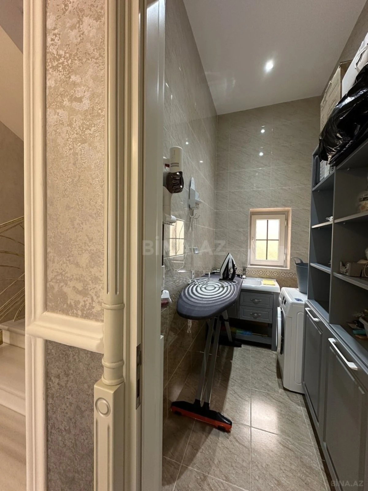 Satılır 10 otaqlı həyət evi 700 m²