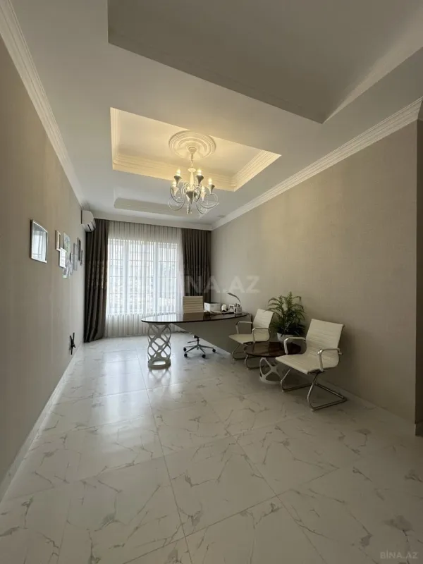 Satılır 10 otaqlı həyət evi 700 m²