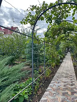 Satılır 10 otaqlı həyət evi 700 m²