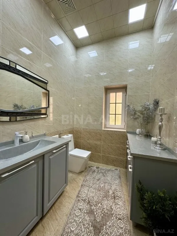 Satılır 10 otaqlı həyət evi 700 m²