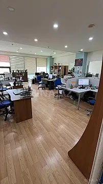Kirayə verilir 20 otaqlı ofis 1000 m²