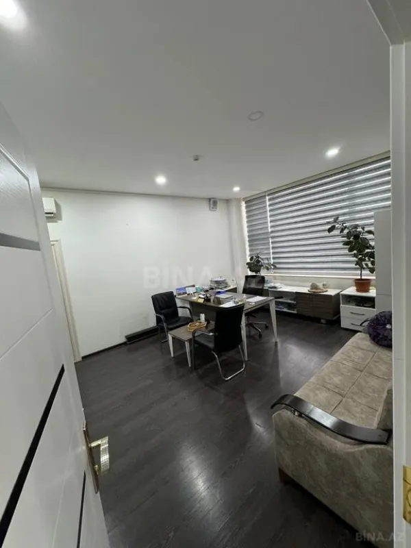 Kirayə verilir 20 otaqlı ofis 1000 m²