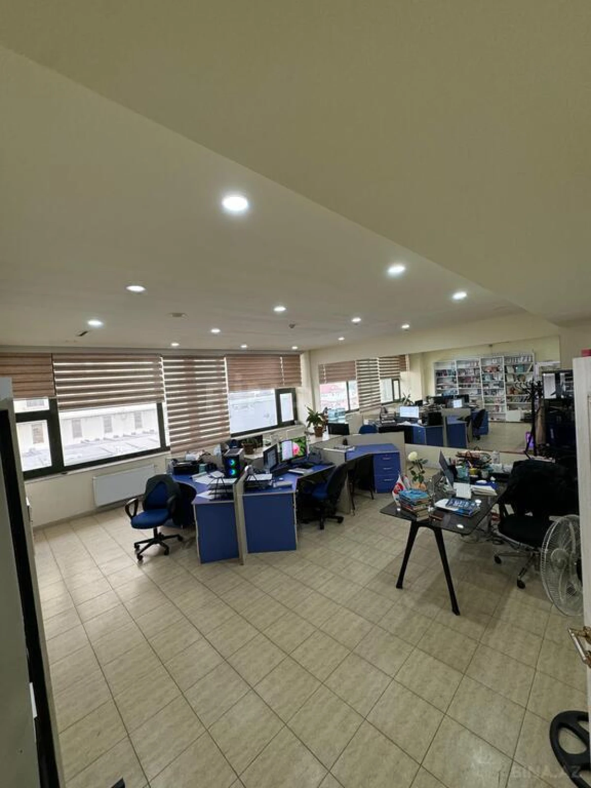 Kirayə verilir 20 otaqlı ofis 1000 m²