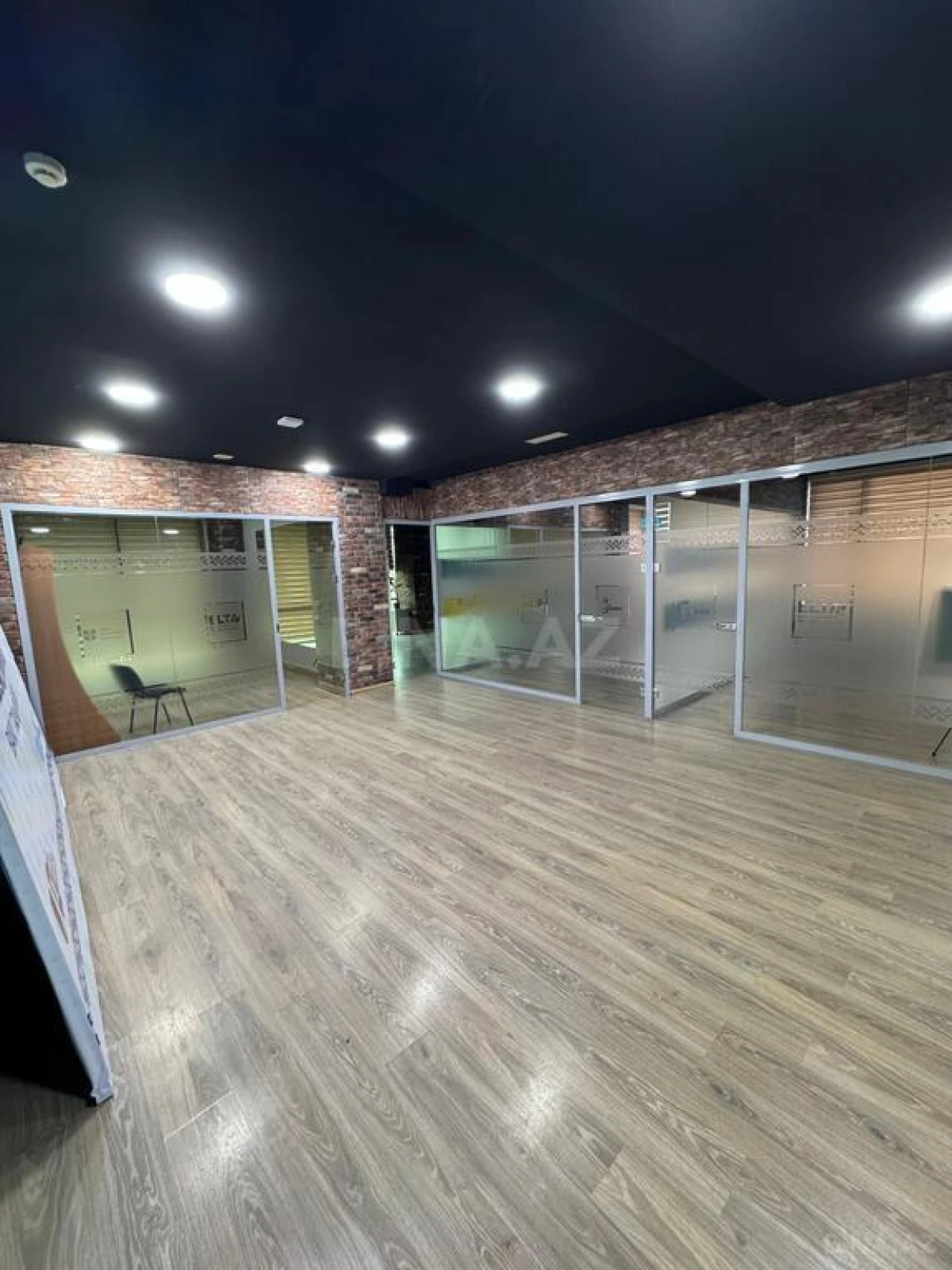 Kirayə verilir 20 otaqlı ofis 1000 m²