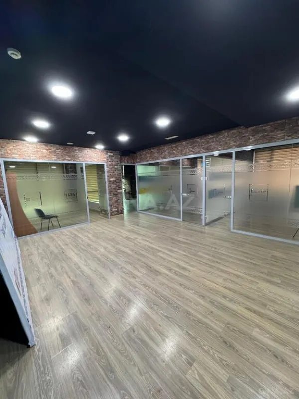 Kirayə verilir 20 otaqlı ofis 1000 m²