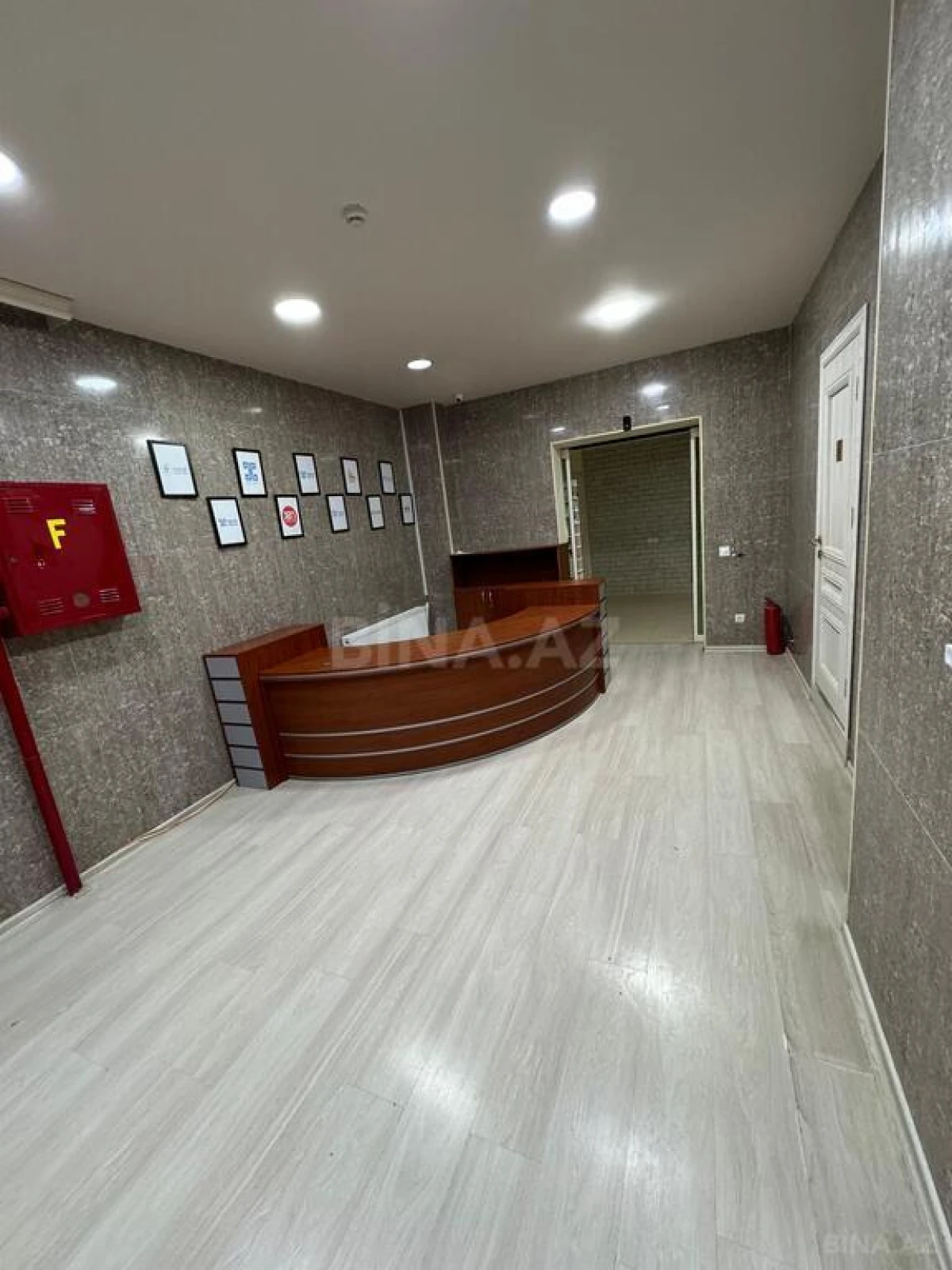 Kirayə verilir 20 otaqlı ofis 1000 m²