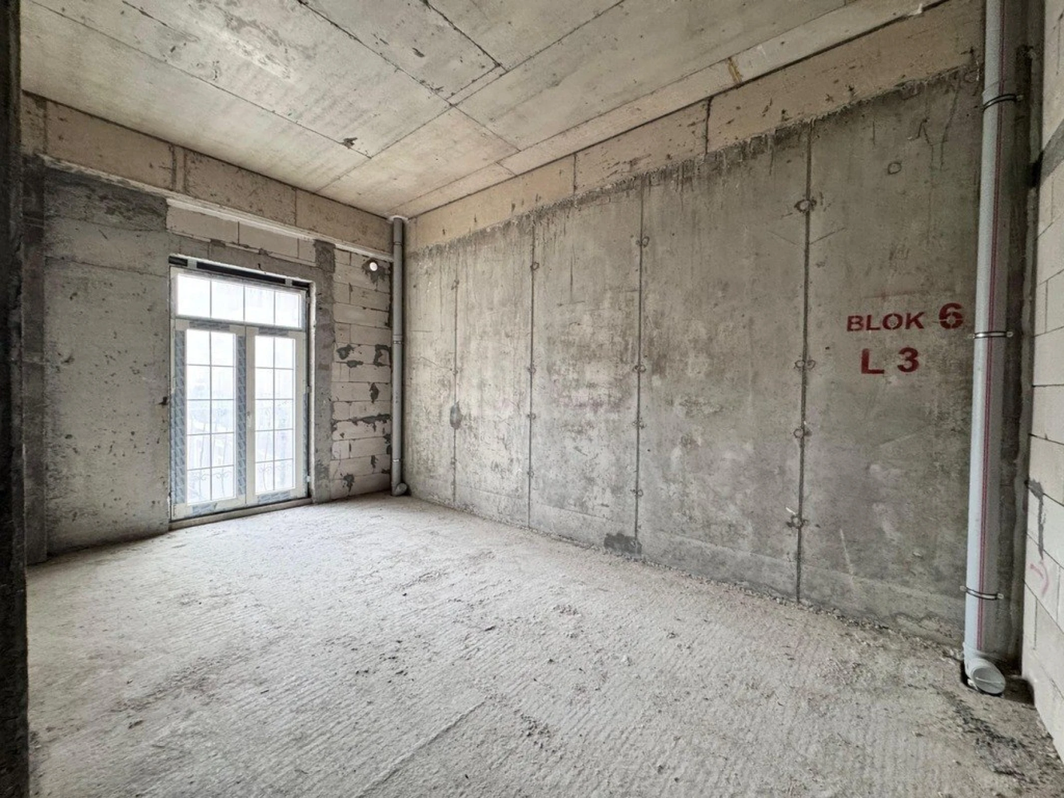 Satılır 5 otaqlı mənzil 160 m²