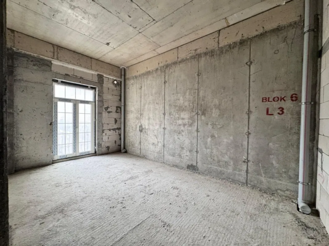 Satılır 5 otaqlı mənzil 160 m²