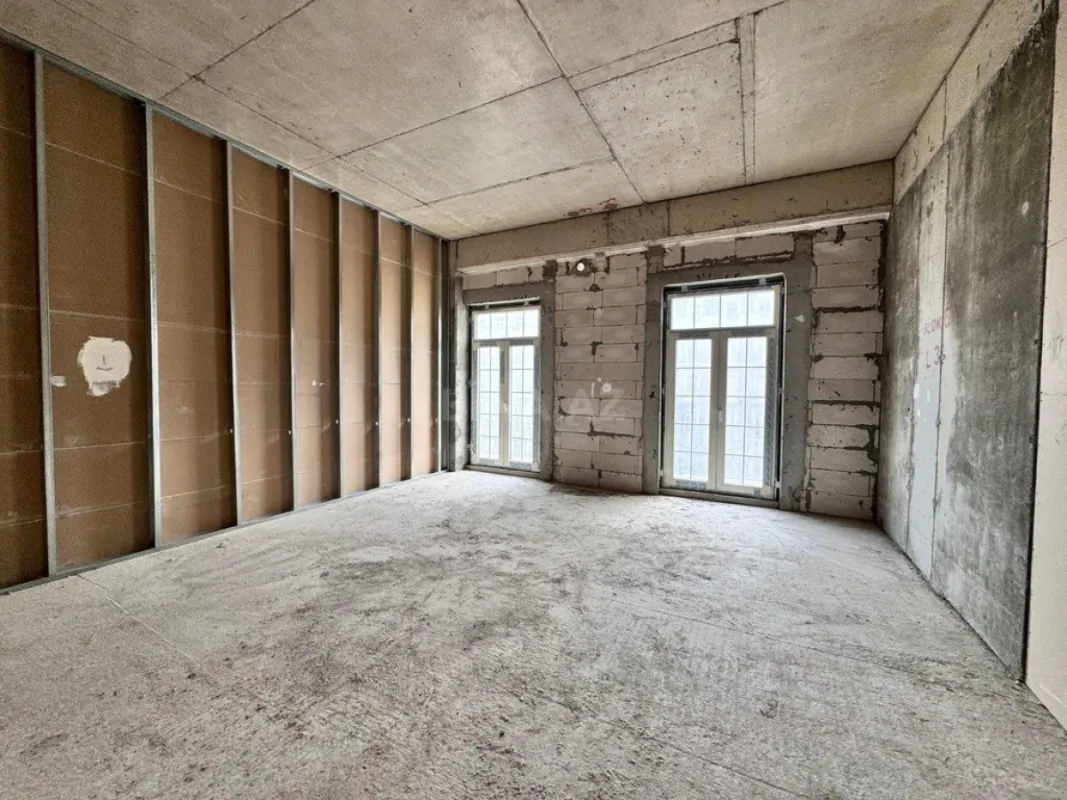 Satılır 5 otaqlı mənzil 160 m²