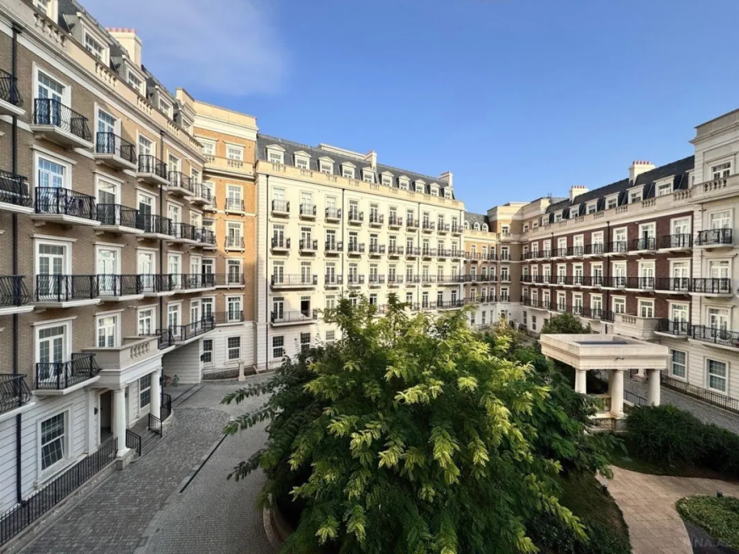 Satılır 5 otaqlı mənzil 160 m²