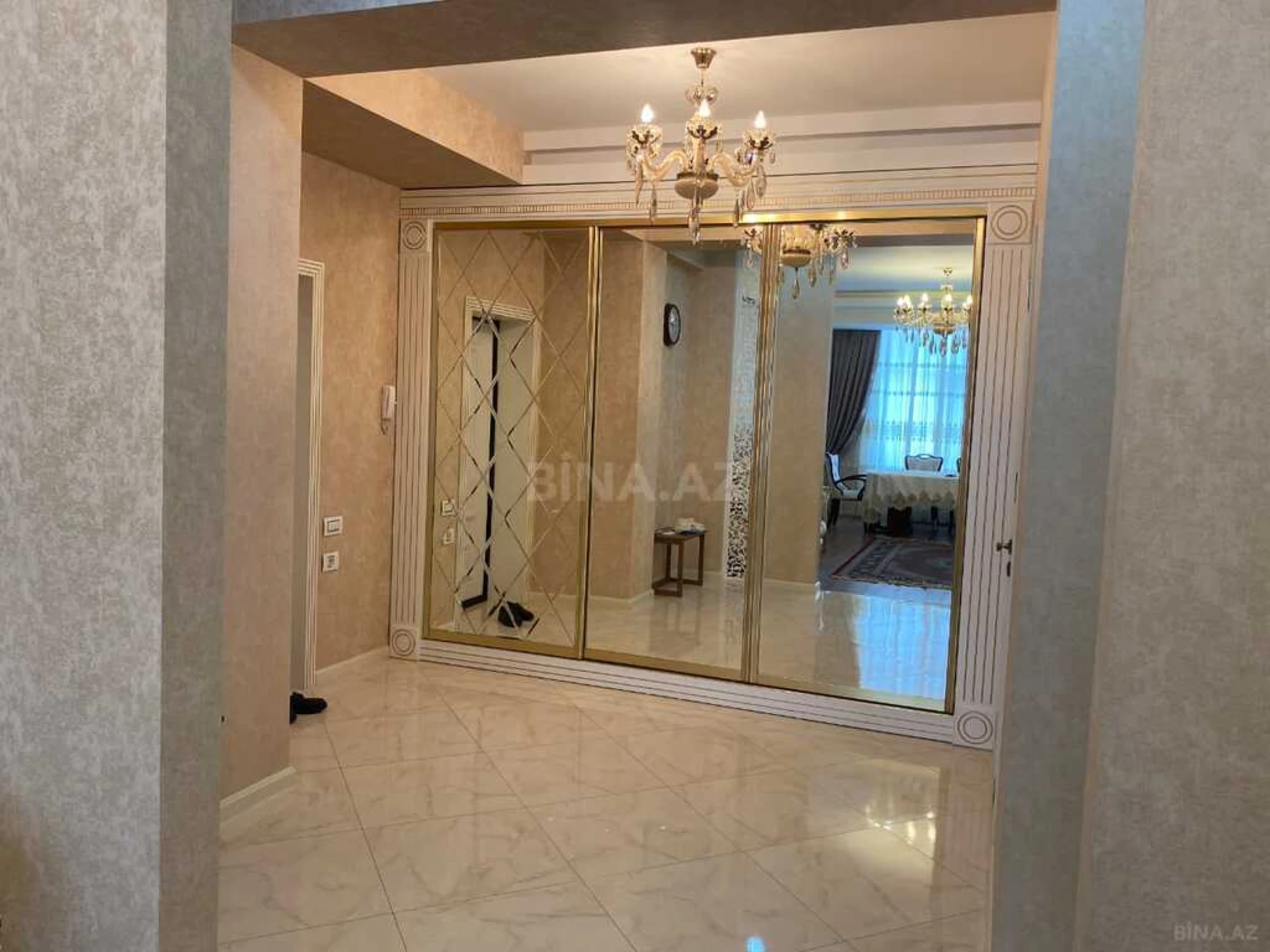 Kirayə verilir 3 otaqlı mənzil 120 m²