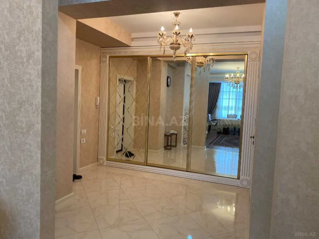 Kirayə verilir 3 otaqlı mənzil 120 m²