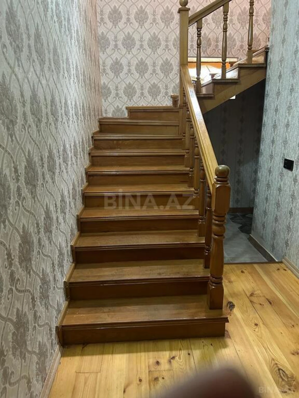 Satılır 6 otaqlı həyət evi 265 m²