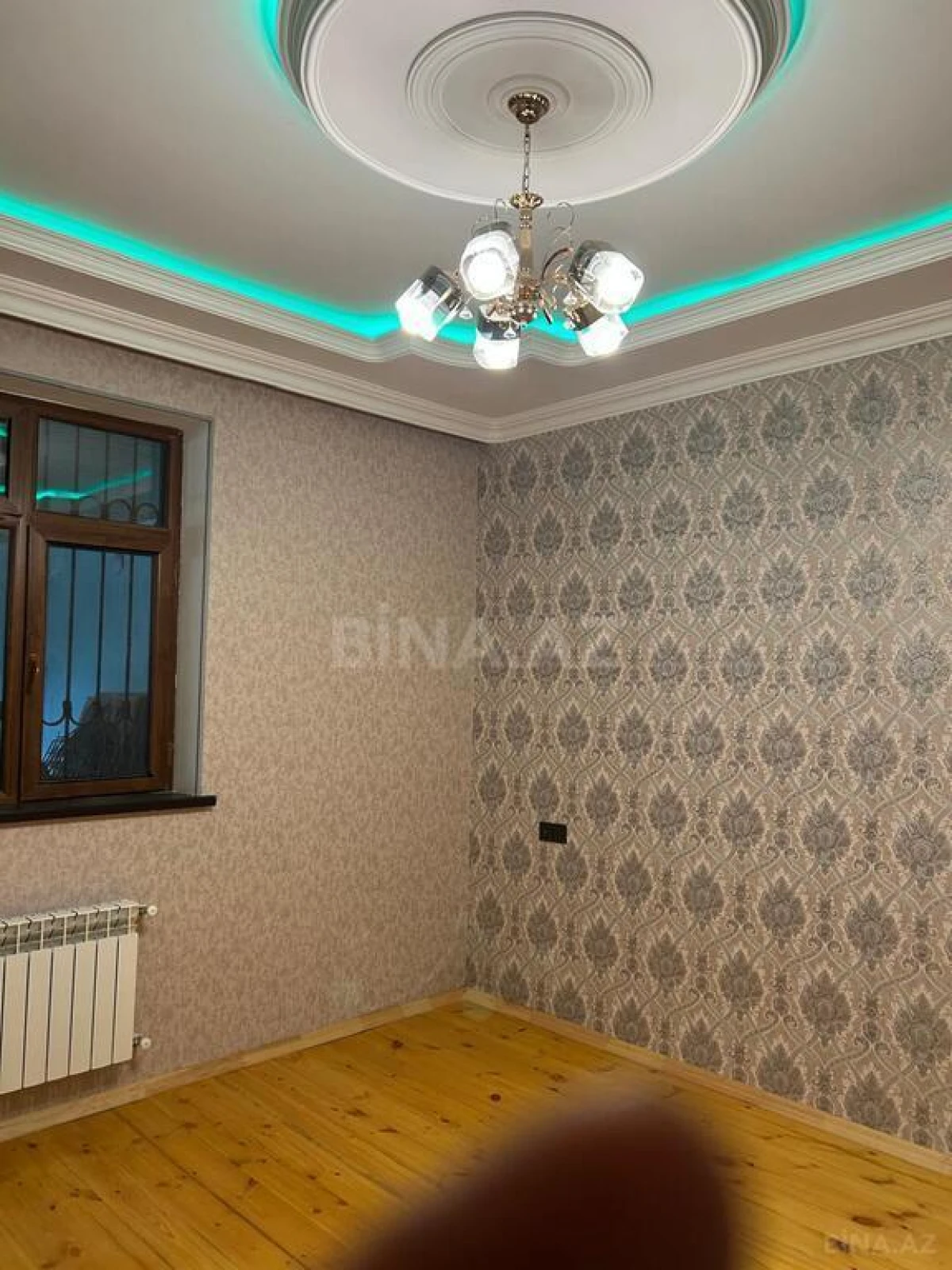 Satılır 6 otaqlı həyət evi 265 m²