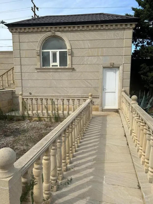 Satılır 6 otaqlı həyət evi 265 m²